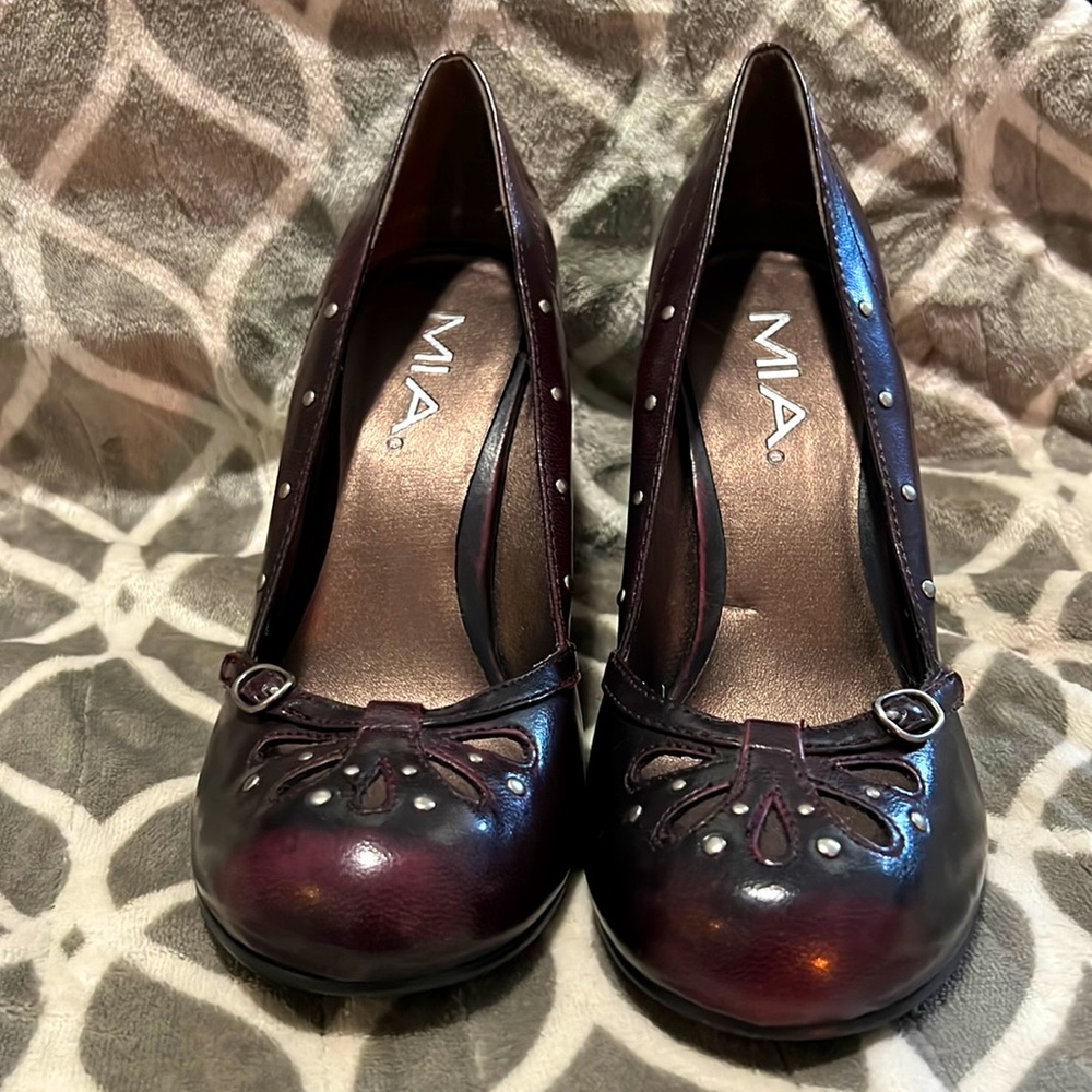MIA maroon/burgundy high heels, great condition. Worn twice.